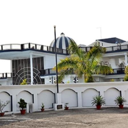 Hotel Mukund Madhav Royals Lucknow Exterior foto